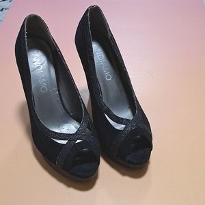 Andiamo Peep Toe Pumps